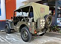 Willys MB mit Verdeck, Benzinkanister und Reserverad