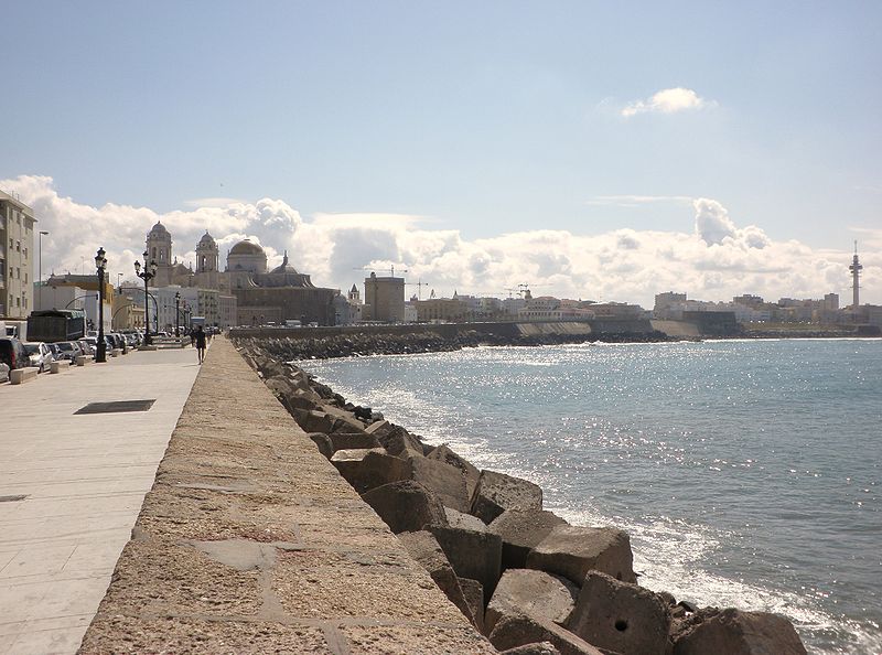 File:Catedral y Pirulí de Cádiz.jpg