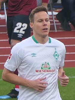 Niklas Moisander (cropped).jpg