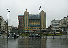 Het Koningin Astridplein na heraanleg met het Radisson Blu Astrid hotel op de achtergrond.