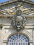 Armas do Reino Unido de estilo neoclássico. Basílica do Bom Jesus de Braga, século XIX.