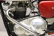 ...en dit is het geschroefde aluminium deksel dat Matchless en AJS altijd gebruikten.