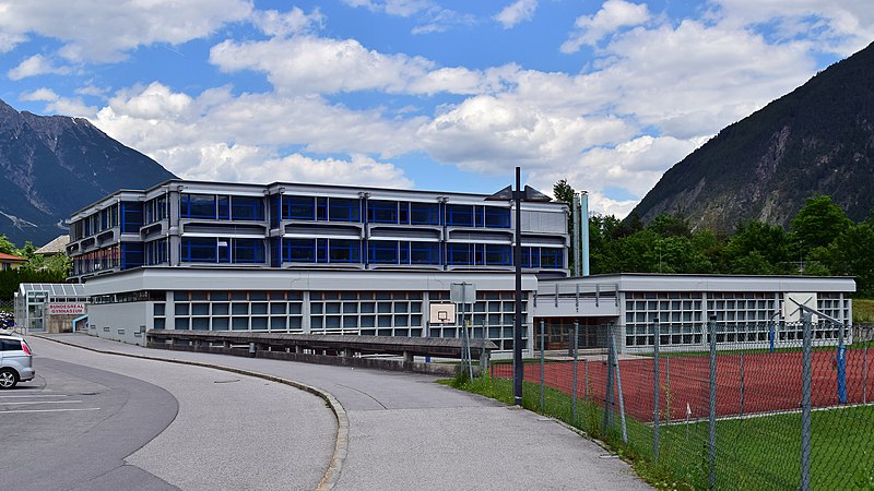 File:Imst - Bundesrealgymnasium - I.jpg