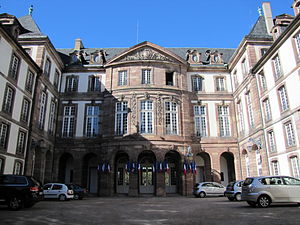 Français : Hôtel de ville - façade sur cour