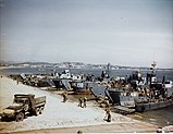 Supplies being landed at Saint-Raphaël