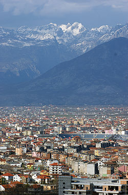 Skader, v ozadju Albanske Alpe