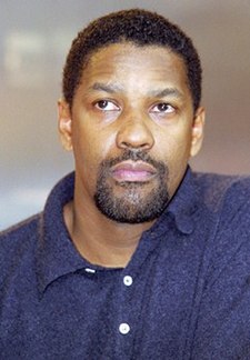 Denzel Washington na tiskové konferenci na festivalu Berlinale v roce 2000