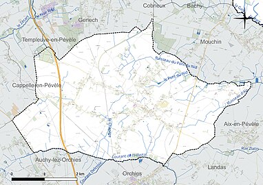 Carte en couleur présentant le réseau hydrographique de la commune