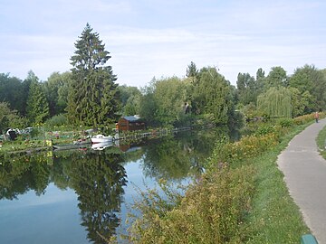 Le canal de la Somme et les hortillonnages.