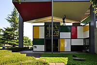 Heidi Weber Haus – Centre Le Corbusier mit Modulor-Skulptur auf dem Dach