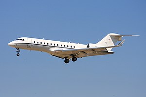 Bombardier Global Express der Tyrolean Jet Service im Landeanflug auf den Flughafen Frankfurt