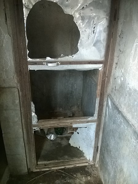 File:Broken toilet door - WASH in schools - Nepal (38403503622).jpg