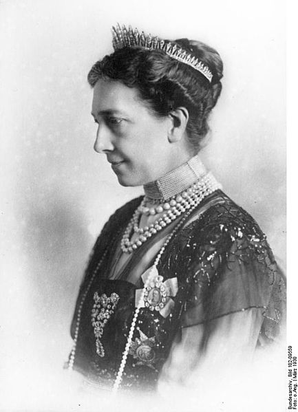 File:Bundesarchiv Bild 102-09559, Königin Viktoria von Schweden.jpg