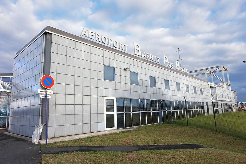 File:Biarritz airport.jpg