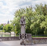 Estatua de San Juan Nepomuceno.