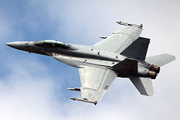 F/A-18 Hornet -hävittäjä RIAT 2012 -lentonäytöksessä.