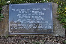 Flacht, Friedhof, Gedenkstein jüdische Opfer.JPG