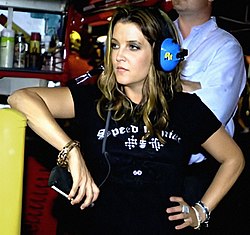 Lisa Marie Presley autokilpailussa vuonna 2005.