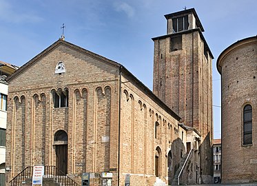 Le campanile vu de la Piazza Duomo