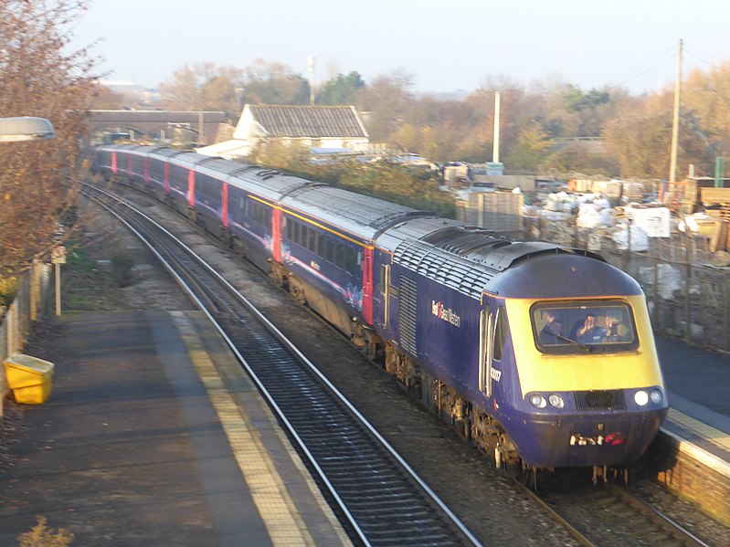 File:43037 Swansea to Paddington 1L66 at Patchway (15725948519).jpg