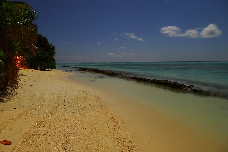 File:Moonlit Beach (8685101093).jpg