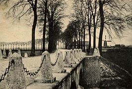 De N271 over de Niers bij Gennep, circa 1900. De brug maakt geen deel meer uit van de N271.