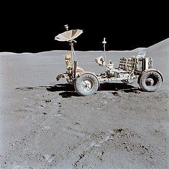 Le rover lunaire parqué sur son emplacement final après la troisième sortie extravéhiculaire.