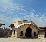 Naulakha Pavilion - Lahore Fort.jpg