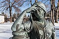 English: Bronze statue "The Mourning" on the square in front of the mortuary Deutsch: Bronze-Plastik „Die Trauernde“ auf dem Platz vor der Aufbahrungshalle