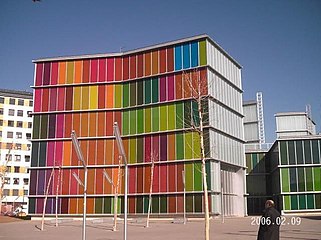 Colorista fachada del MUSAC Museo de Arte Contemporáneo de Castilla y León, en León.