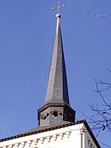 De gedraaide toren van de Saint-Pierrekerk