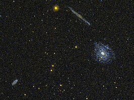 Opname van NGC 5963 (rechts), NGC 5965-1 (boven) en NGC 5971 (linksonder)