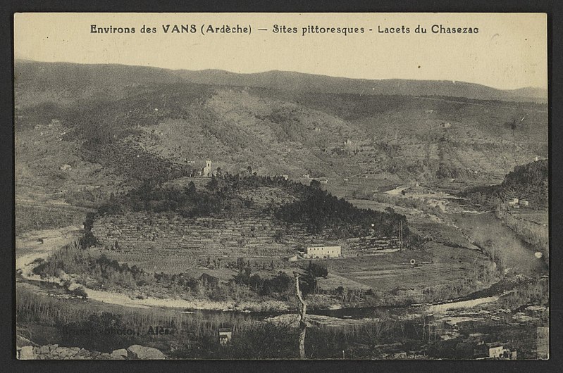 File:Environs des Vans (Ardèche) - Sites pittoresques - Lacets du Chassezac (34441876981).jpg