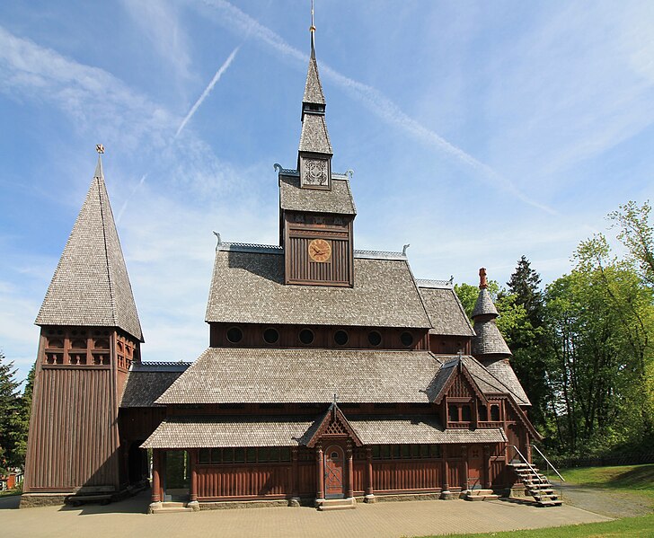 File:Hahnenklee Stabkirche 2.jpg