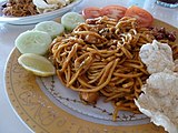 Les mie Aceh (nouilles acehnaises) sont le plat acehnais le plus connu en dehors de la province. Il en existe de nombreuses variantes.