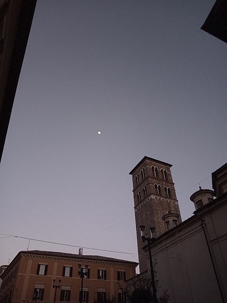 File:Cattedrale di Rieti di sera.jpg