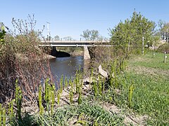 Rivière des Envies, pont à poutres en béton armé, rue Le Bourdais, (route 153).