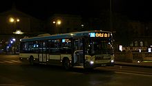 Bus de nuit en attente à la gare de l'Est