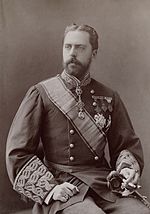 Thumbnail for File:D. Carlos de Borbón y de Austria-Este smoking.jpg