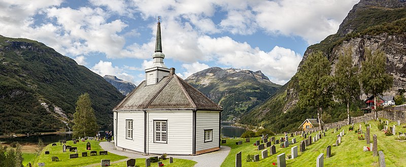 File:Iglesia parroquial, Geiranger, Noruega, 2019-09-07, DD 84-97 PAN.jpg