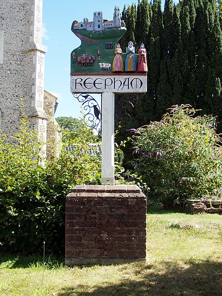 File:Reepham Town sign - geograph.org.uk - 6577973.jpg