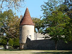 Westturm des Schlosses la Finou.