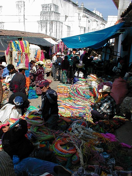 File:Rope merchants at San Francisco El Alto marketplace.jpg