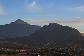 La Malinche y Cuatlapanga al atardecer.jpg