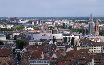 Français : Vue de la Cathédrale vers St-Paul et les institutions européennes