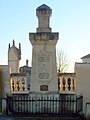 Le monument aux morts le long de l'enceinte du cimetière (fév. 2010)