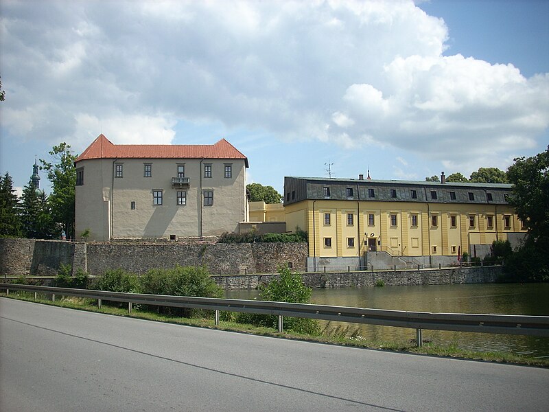 File:Polna hrad zamek.JPG