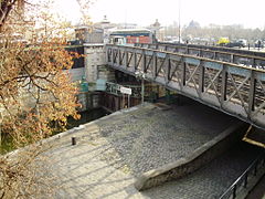 Pont-métro Morland, ao lado do Porto do Arsenal.