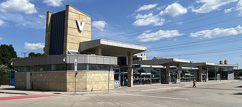 File:Richmond Hill Centre Terminal 2023 (cropped).jpg