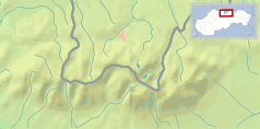 Mapa konturowa Tatr, po prawej nieco na dole znajduje się czarny trójkącik z opisem „Durny Szczyt”